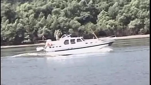 Hot sluts use dildo to fuck cunt and muff dive on the beach