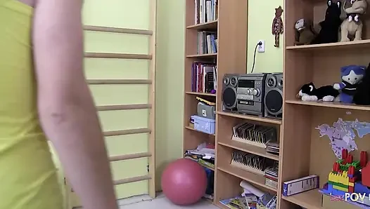 В лесбийском спортзале всегда есть период аута, чтобы получить горячую и сексуальную