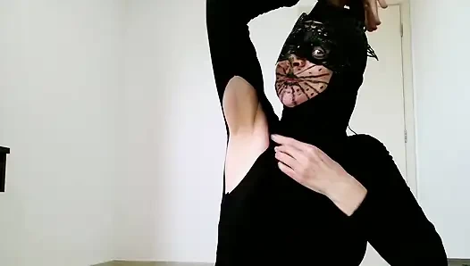 Koltuk altı oyunu heyecanlandırmanın ve ereksiyon olmanın çok güzel yollarını gösteriyor