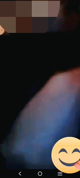 Wow panggilan video dengan kekasih wanita juga menyusu