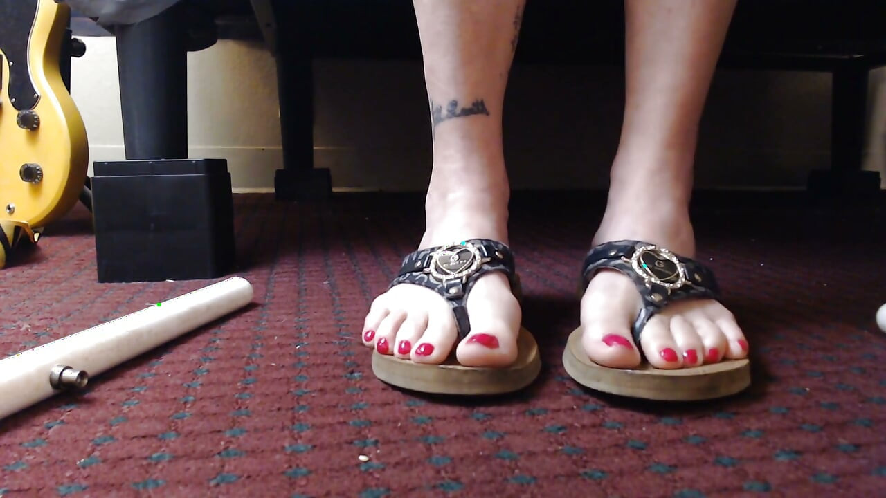 红色指甲黑色优雅的猜测 Flipflops