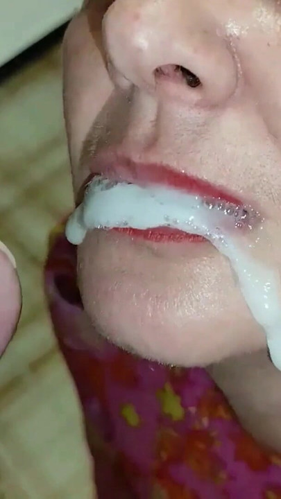 MILF Cum in Mouth Amateur Homemade | Clip 2