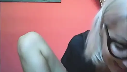 Ahli penis sejati. Chantal Menerima Foto Intim dan Komentar dengan Kebijaksanaan