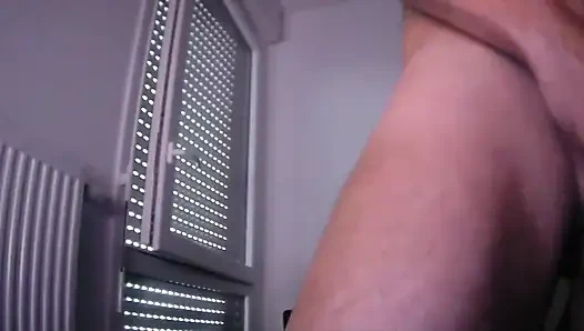 Büyük yarağımı sıvazlıyorum