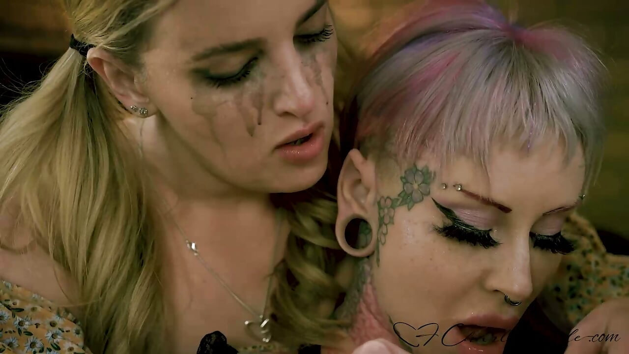 Kellie Panthers Hot Body Gets Completely Owned By Lesbians Charlie Forde And Salem