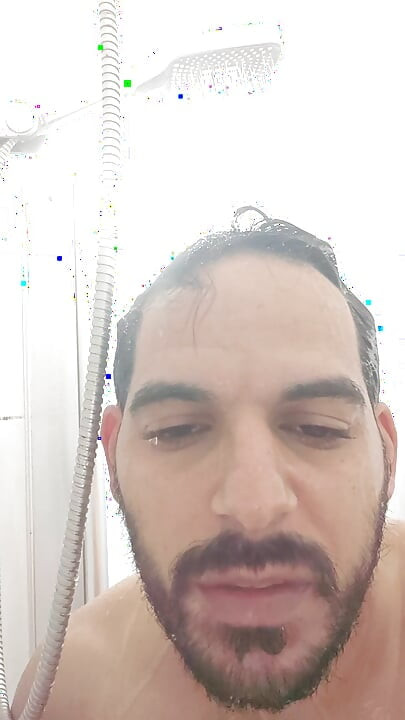 최고의 얼굴 섹스는 내가 가장 좋아하는 노란색 티셔츠를 입을 때입니다.