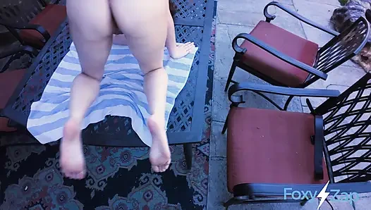 Leana lovings - ein sehr geiles und schmutziges mädchen verführt neuen nachbarn