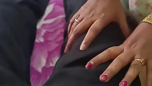 Momen rahasia pembantu rumah tangga dengan romansa penuh dengan suara telugu yang cantik