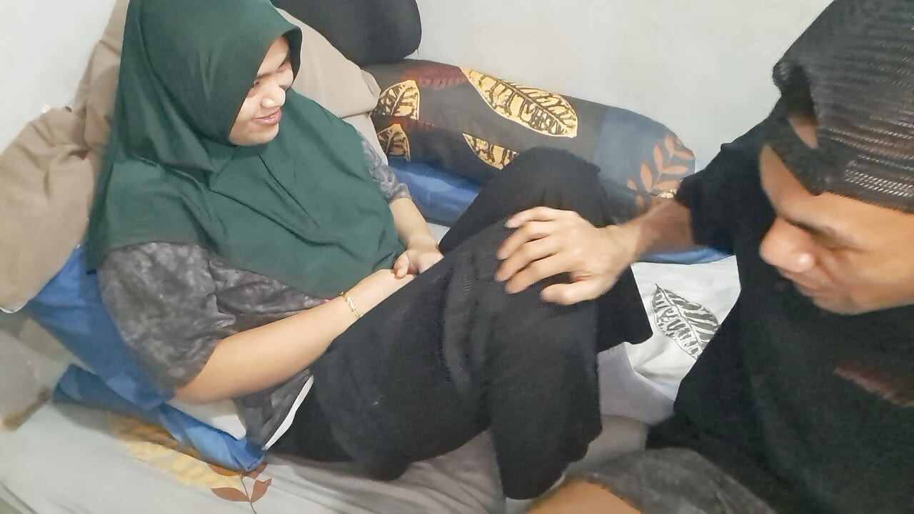Aunt in law Hijab Stayed One Night at My House.