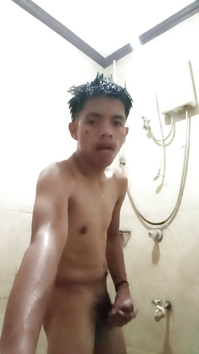 Filipino Twink Shower Wank: FLESHLAB Exclusive
