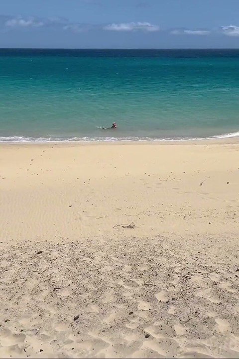 Naked Beach MILF Helps a Jerking Stranger - Cum on Her Ass