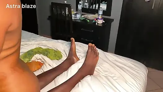 Memek cewek ini dicrot sperma hangat sampai dicrot di dalam
