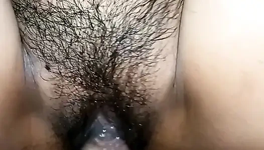 Pertama kali aku menggunakan kondom untuk ngentot pacarku