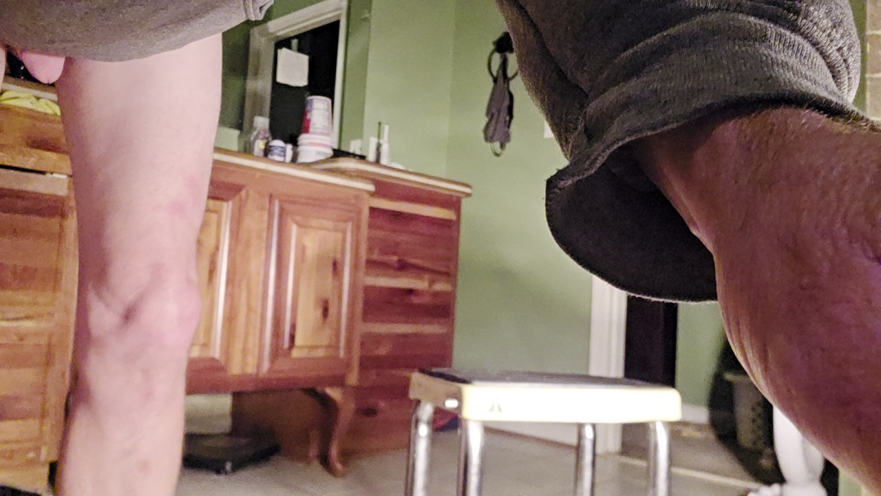 Thin white guy pushing out a 3 inch butt plug and leaving his hungry hole gaped. Comments welcome.