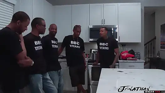 Nine grup seks yapıyor