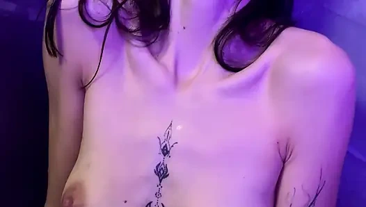 Bella Duşta Sevişiyor