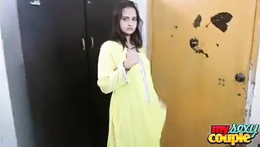 Индийская жена Соня мастурбирует в любительском видео, секс в любительском видео