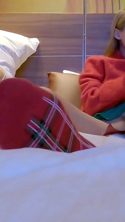 Božićni poklon sa ignorisanim drkanjem tiffany tatum od starog deda Mraza kao odgovor na njeno pismo | Klip 1