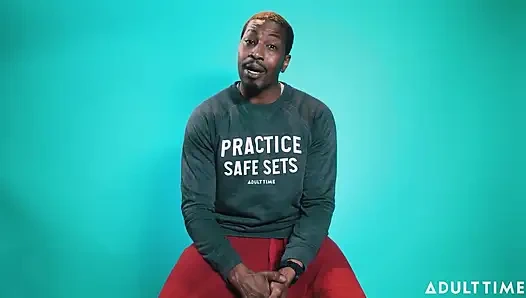 Wie man eine Zustimmungssitzung auf einem Erwachsenenfilm-Set führt - Erwachsenen-Zeit-Performer-Center