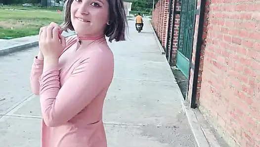 БЕРУ МОЮ СВОДНУЮ СЕСТРУ НА ПРОГУЛКУ С ВИБРАТОРОМ, ЗАСТРЯВШИМ В ЕЕ КИСКЕ, ЧАСТЬ 1