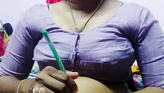 İri göğüslü Hintli kadın sari soyunuyor ve Devar Ji ile sert seks yapıyor