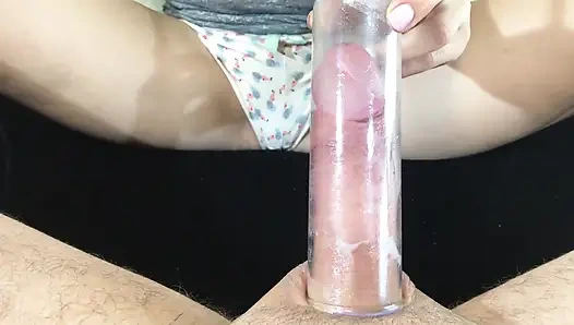 Моя жена нашла не стандартное применение для массажера шеи. Моему хую это понравилось.