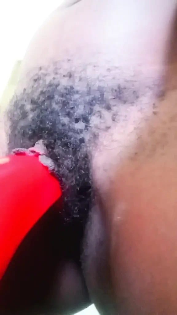 她不知道我想用她的自行车操我自己