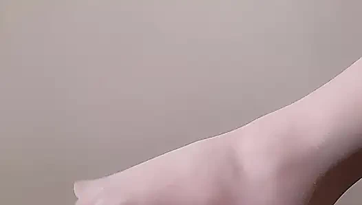 Naylon çoraplı ayaklar ve pençeler aman tanrım