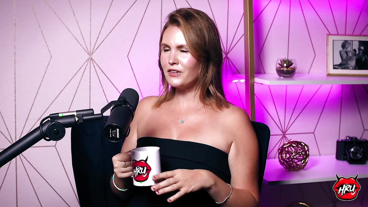 Holly Johnston: la verdadera razón por la que las mamás dominan a los onlyfans