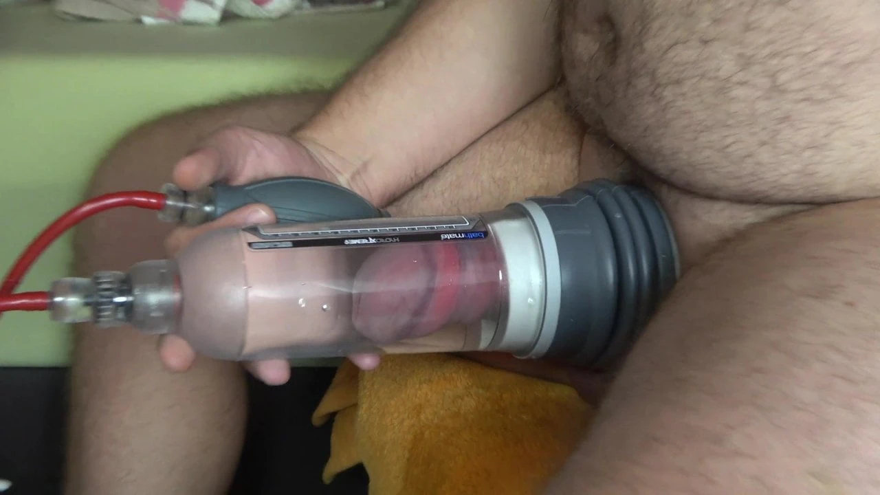 Čerpání mého ptáka a masturbace mého velkého tlustého ptáka konečně