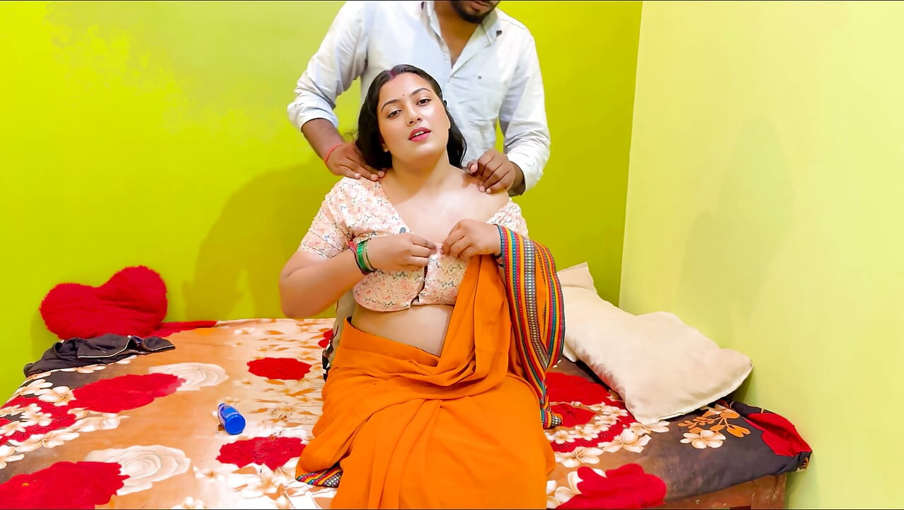 Step mammi ko message karke unka dard kam kia , mummi muh me leke jor jorse chosen lagi , Hindi Viral Video