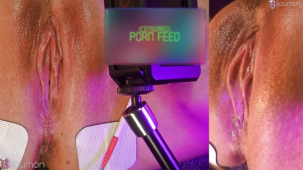 Extreme Close Up: Pussy Bulges and Pulses Watching VR – High-Speed #5