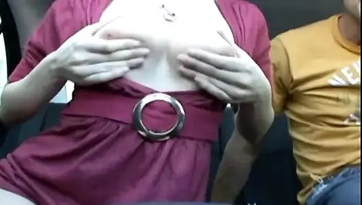 Muschi ficken, fingern im auto