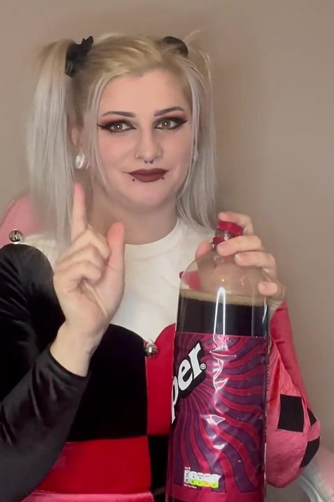 Tantangan untuk nggak goyangin harley quinn cosplay