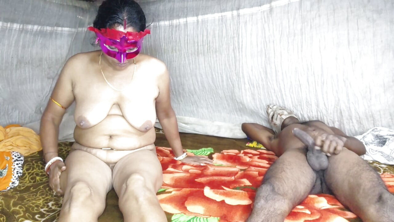 Meu marido me segurou bem perto e me fodeu com força, e eu realmente gostei disso nomita bhabhi