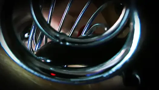 Женское доминирование в латексных перчатках