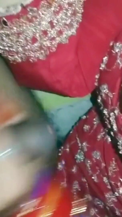 Primera noche: mamada de esposa india desi y sexo con el marido en la suhagraat | Clip 1