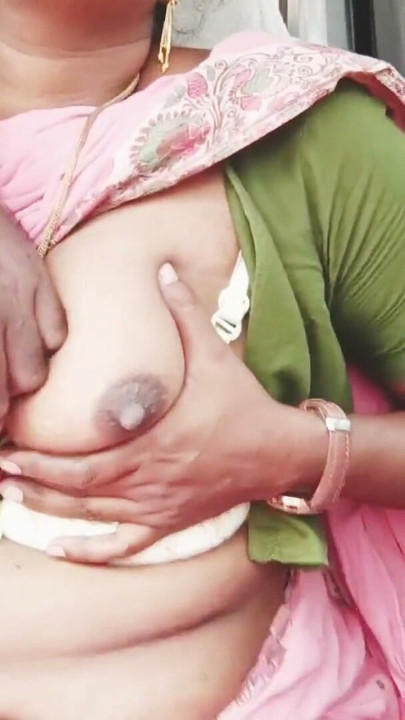 Indian married woman with boy friend, car sex telugu DIRTY talks. | Clip 1