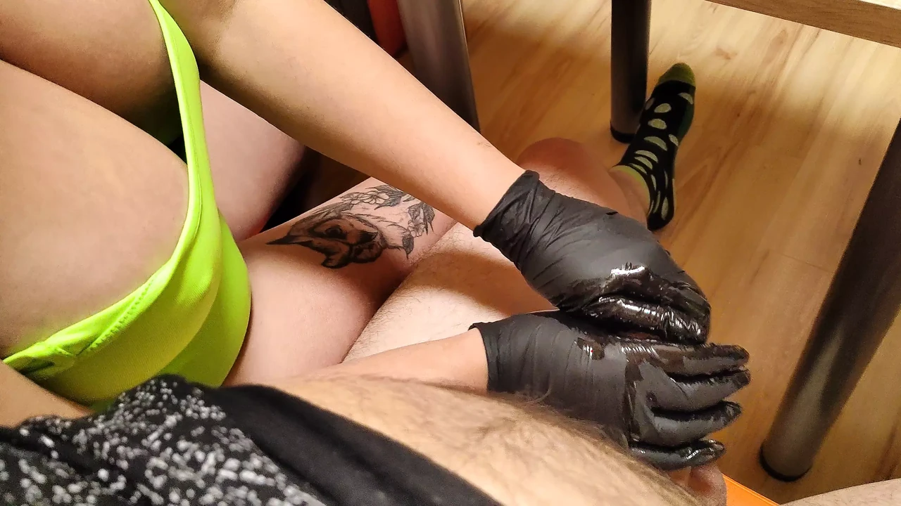 Black exam oiled gloves
