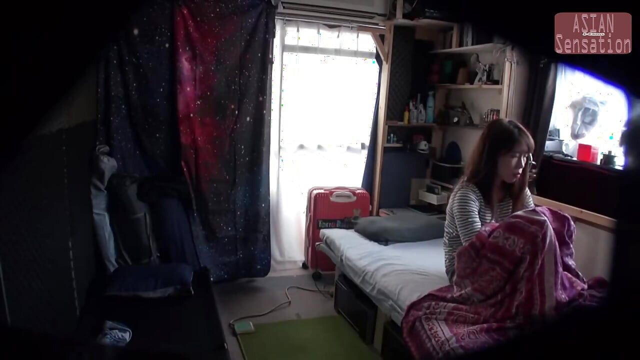 Tentación nocturna con el amigo de mi esposa - 32 años - ep2
