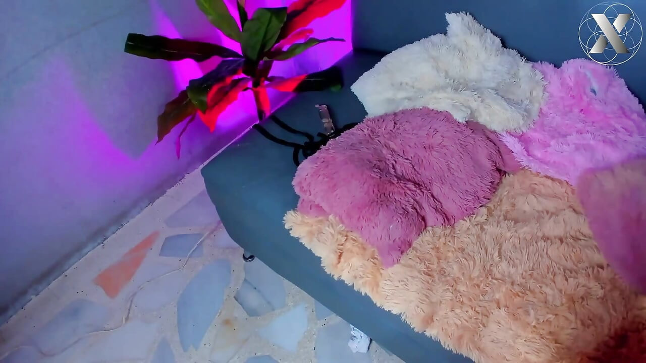 Nous nous masturbions en nous regardant dans les yeux