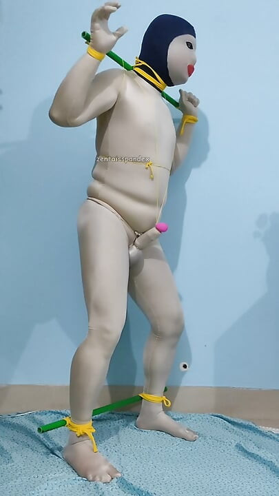 젠타이 CBT 페니스 묶기 워킹 슬레이브
