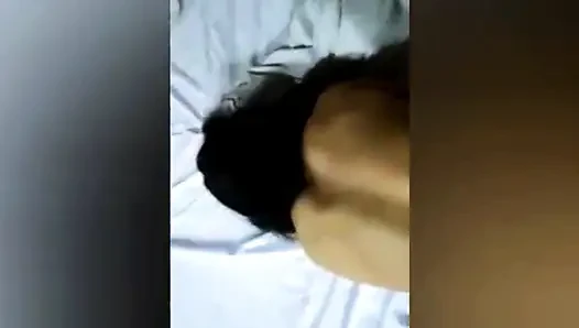 Жестко трахаю задницу и киску моей подруги раком.