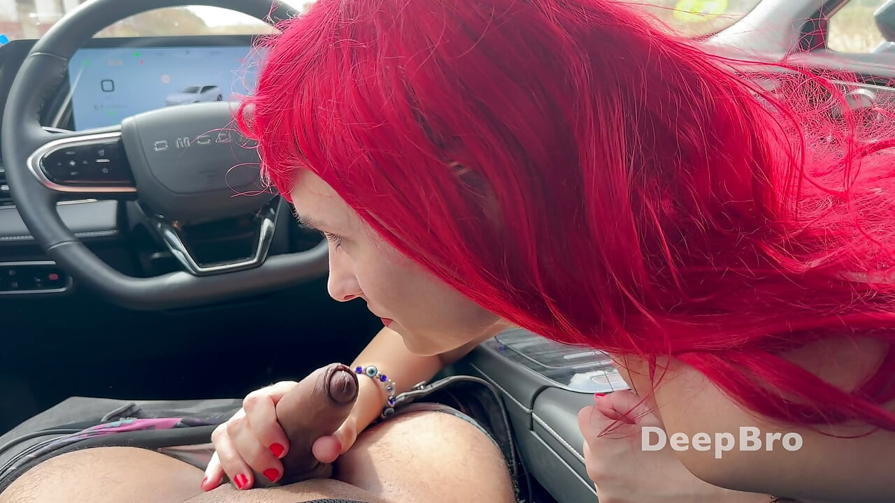 Spanish slut Ariel Ortiz sucks my cock in the car for a ride