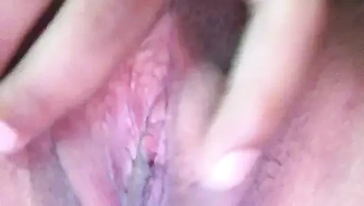 Geile blondine reitet hart auf einer riesigen stange auf der Couch, bis sie ins gesicht kommt