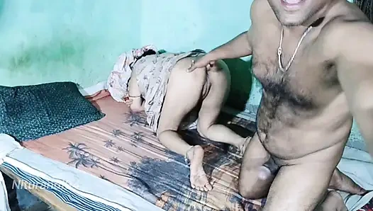 Rekaman seks asli tante seksi india di rumah