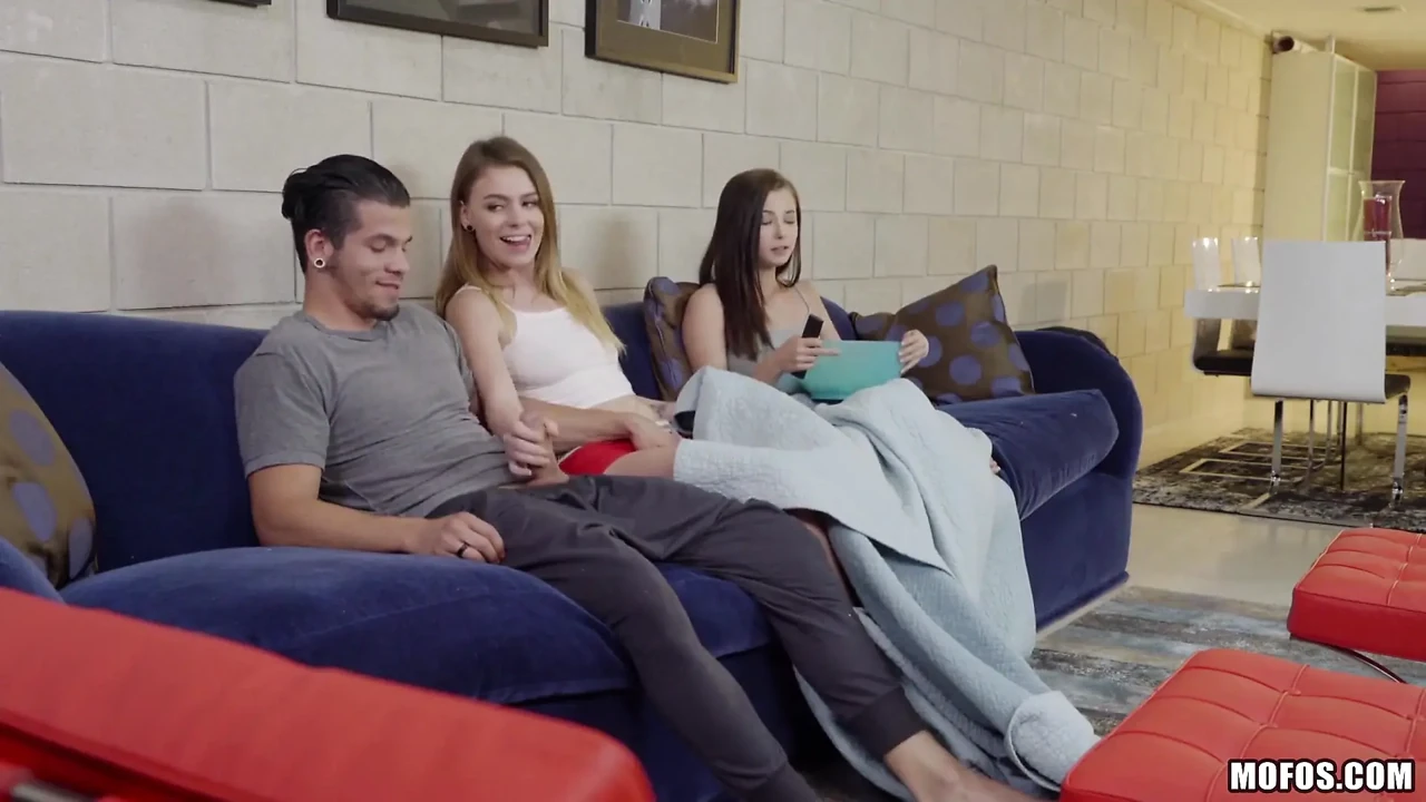 Share My BF - Exhibitionist Couple Share a Roomie in MFF Threesome
