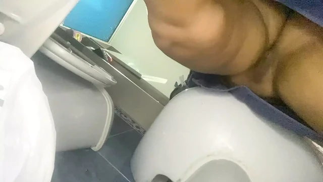 I catch my stepmom in the bathroom