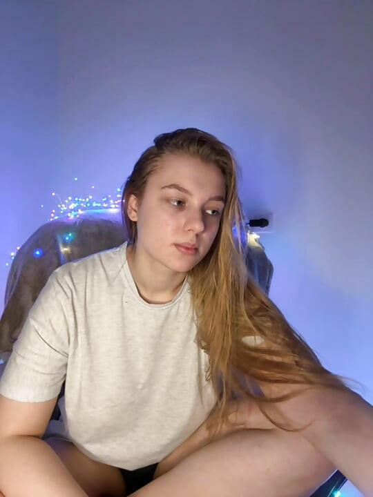 Extreme fingering in a narrow pussy