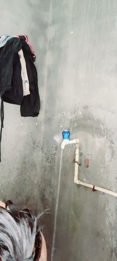 Bathroom scene | Clip 2